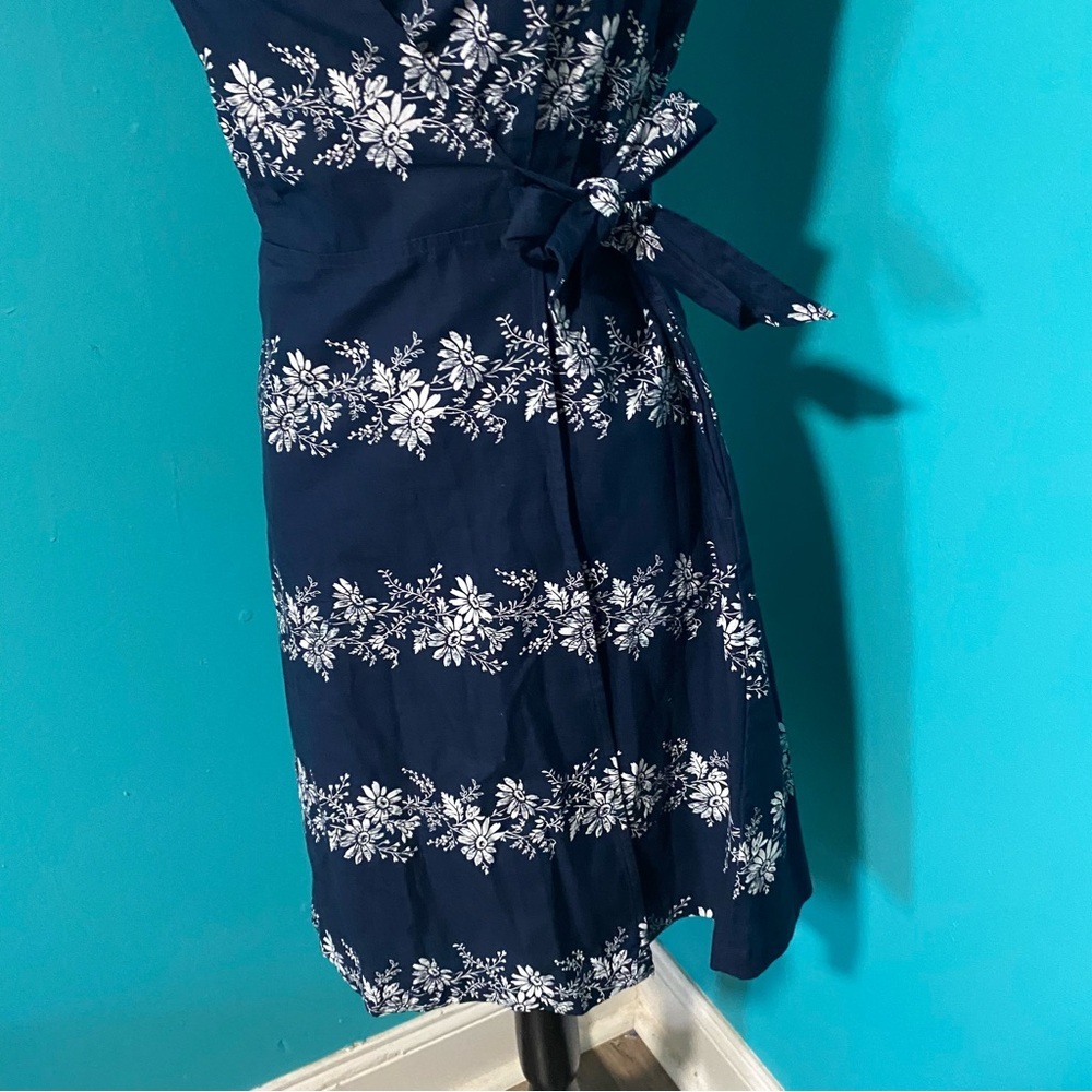 Tommy Hilfiger XS Navy Blue White Floral Print Cap Sleeve Wrap Dress - Picture 2 of 5